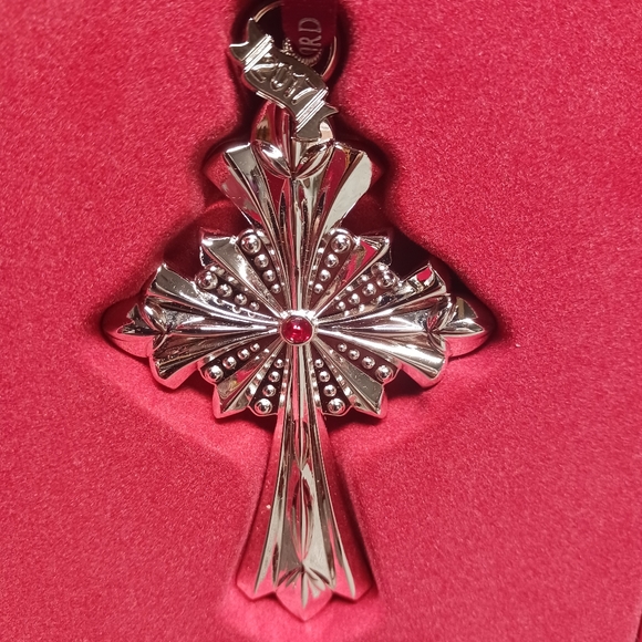 Waterford 2017 Silver Annual Cross Ornament NIB - Picture 3 of 12